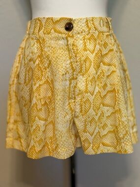 Glam Yellow Snake-Print Skort